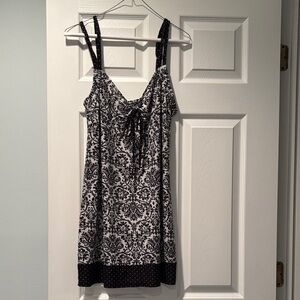 Studio Black and White Floral Nightgown